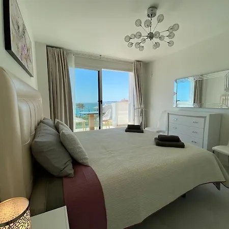 Deluxe Sea View With A Swimming Pool Apartment