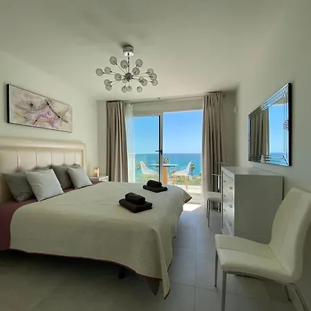 Deluxe Sea View With A Swimming Pool Apartment *