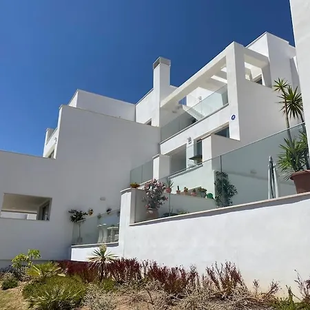 Deluxe Sea View With A Swimming Pool Apartment *